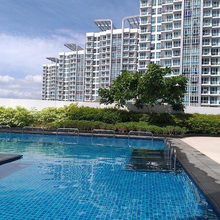 Aparthotel Mactan Newtown With Sun Set And Garden View Cebu Stadt Exterior foto